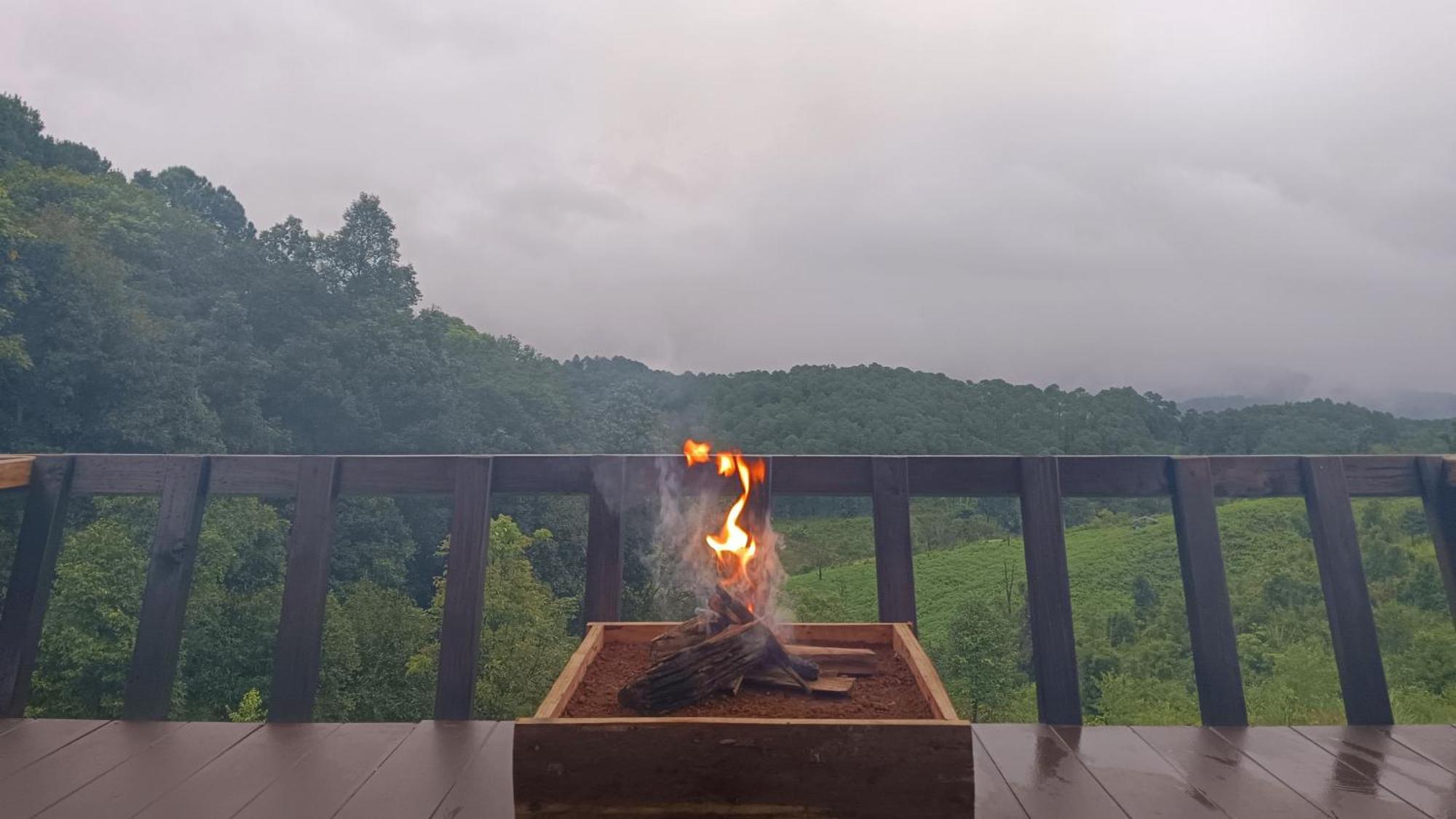 ไร่นิธิสุนทร Nithisoonthon Farmstay Mae Hong Son Esterno foto