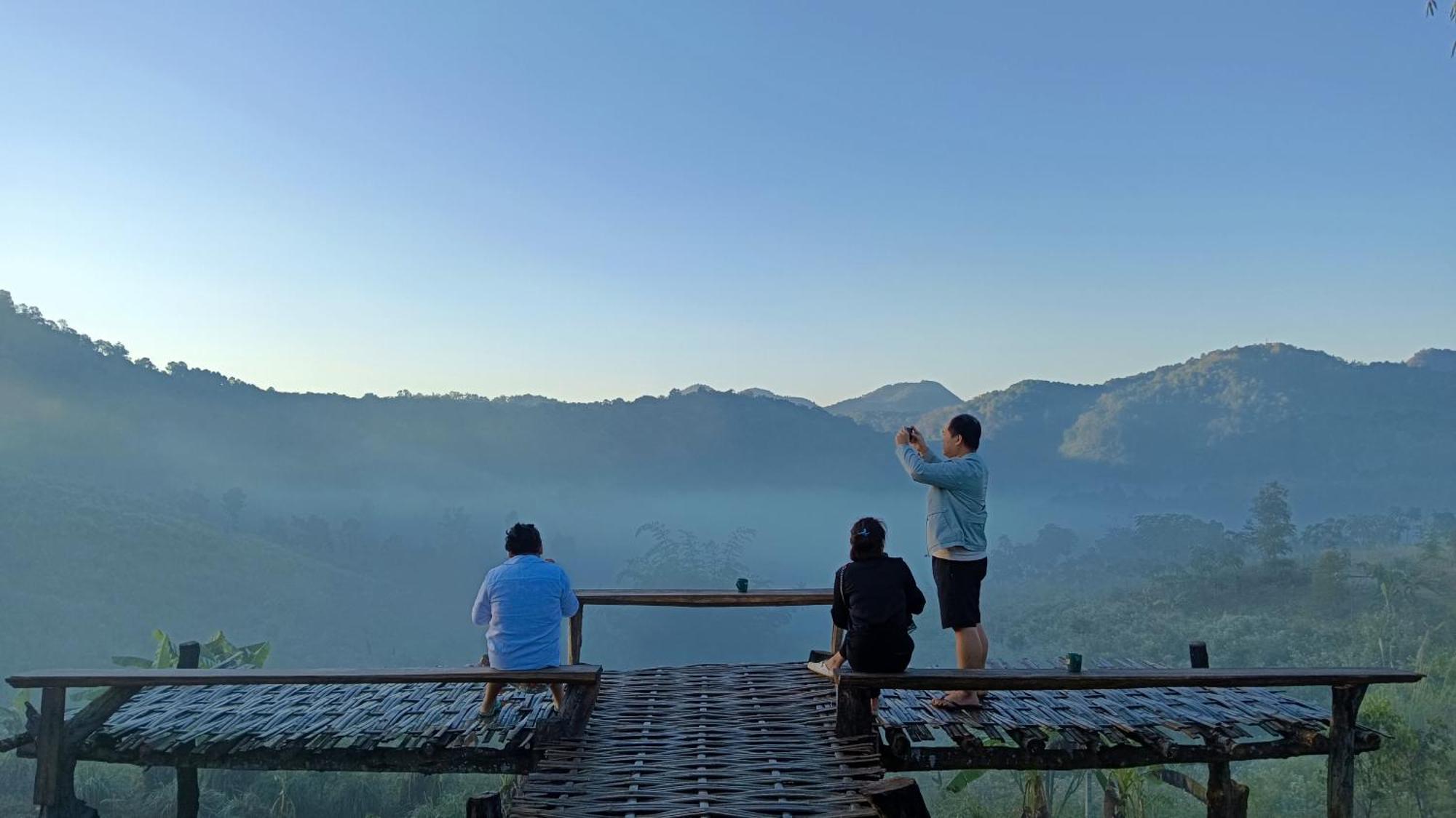 ไร่นิธิสุนทร Nithisoonthon Farmstay Mae Hong Son Esterno foto