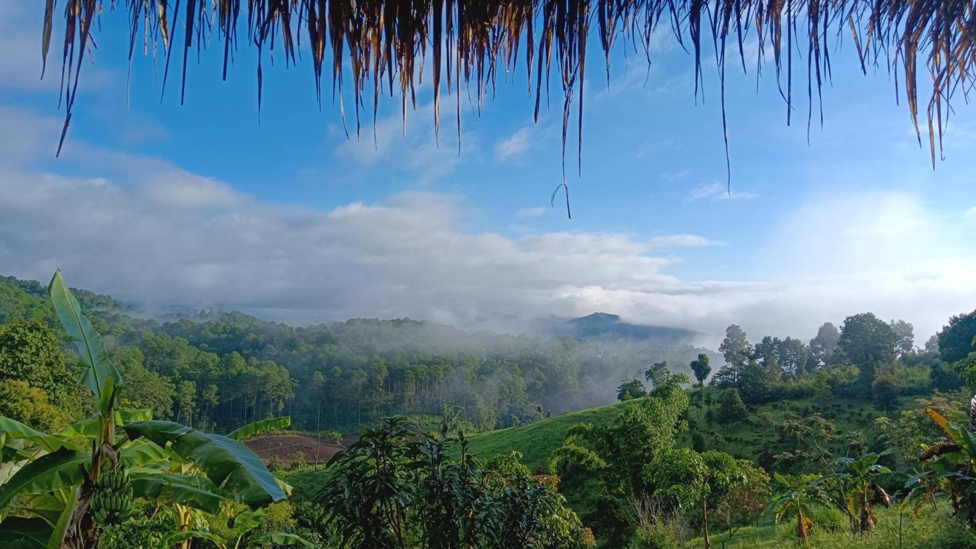 ไร่นิธิสุนทร Nithisoonthon Farmstay Mae Hong Son Esterno foto