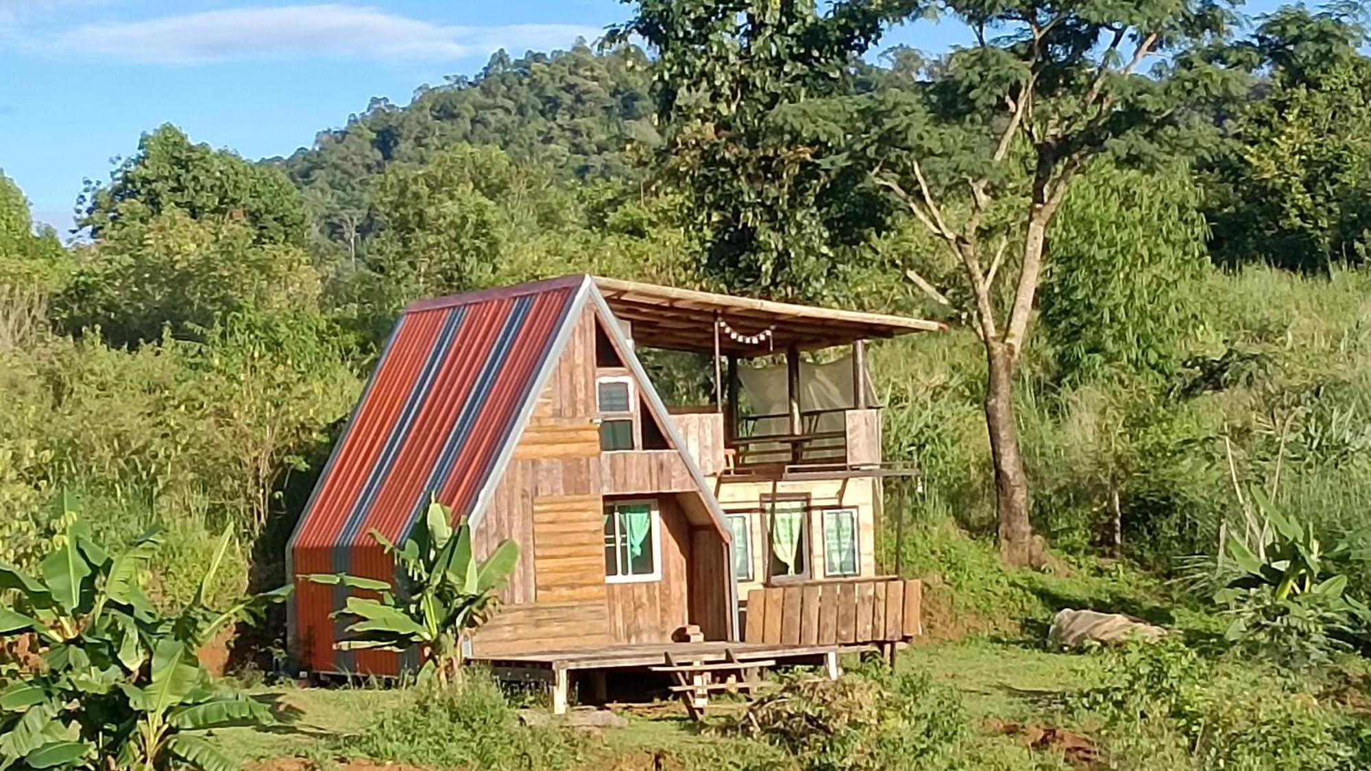 ไร่นิธิสุนทร Nithisoonthon Farmstay Mae Hong Son Esterno foto