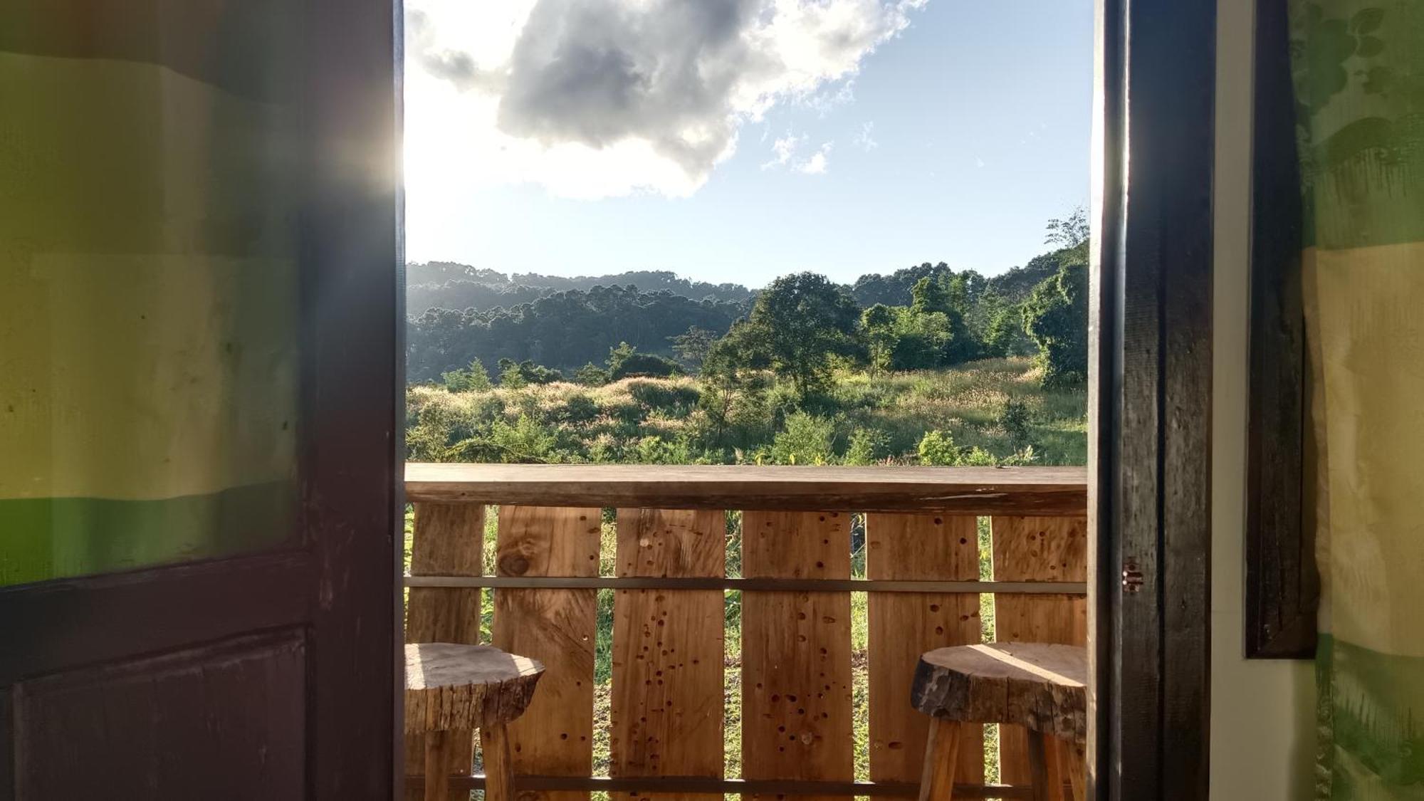 ไร่นิธิสุนทร Nithisoonthon Farmstay Mae Hong Son Esterno foto