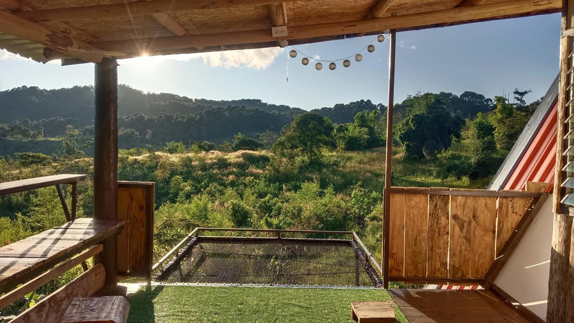 ไร่นิธิสุนทร Nithisoonthon Farmstay Mae Hong Son Esterno foto