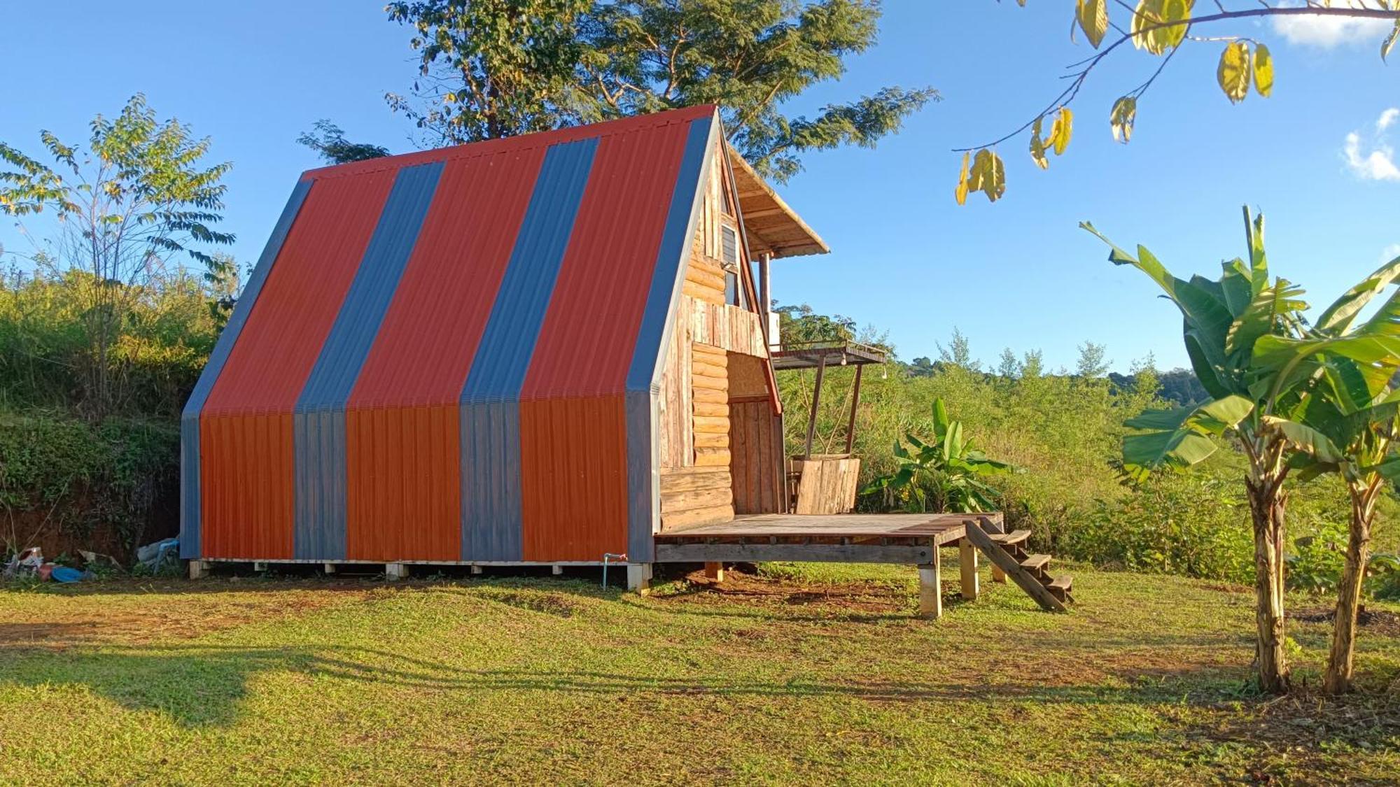 ไร่นิธิสุนทร Nithisoonthon Farmstay Mae Hong Son Esterno foto