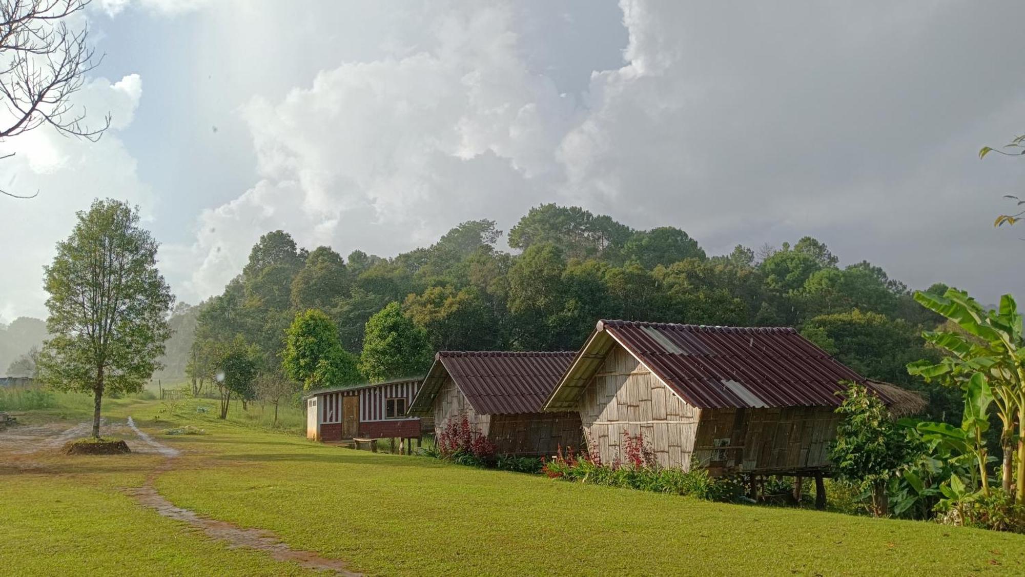 ไร่นิธิสุนทร Nithisoonthon Farmstay Mae Hong Son Esterno foto