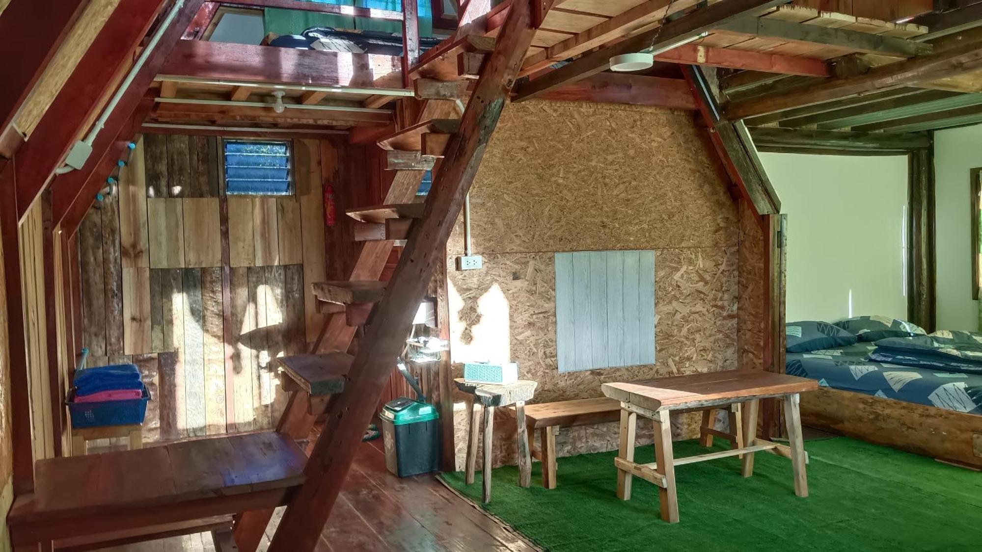 ไร่นิธิสุนทร Nithisoonthon Farmstay Mae Hong Son Esterno foto