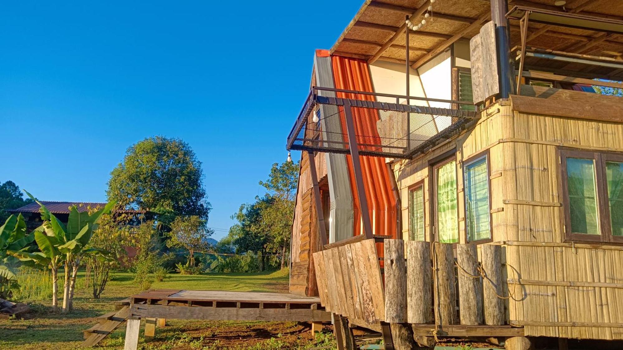 ไร่นิธิสุนทร Nithisoonthon Farmstay Mae Hong Son Esterno foto